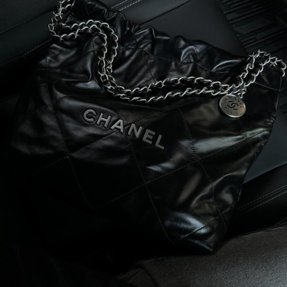 CHANEL 22 HOBO 🖤